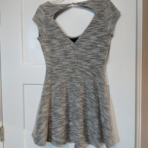 [M] Grey Knit A-Line Cap Sleeve Mini Dress - Picture 2 of 6